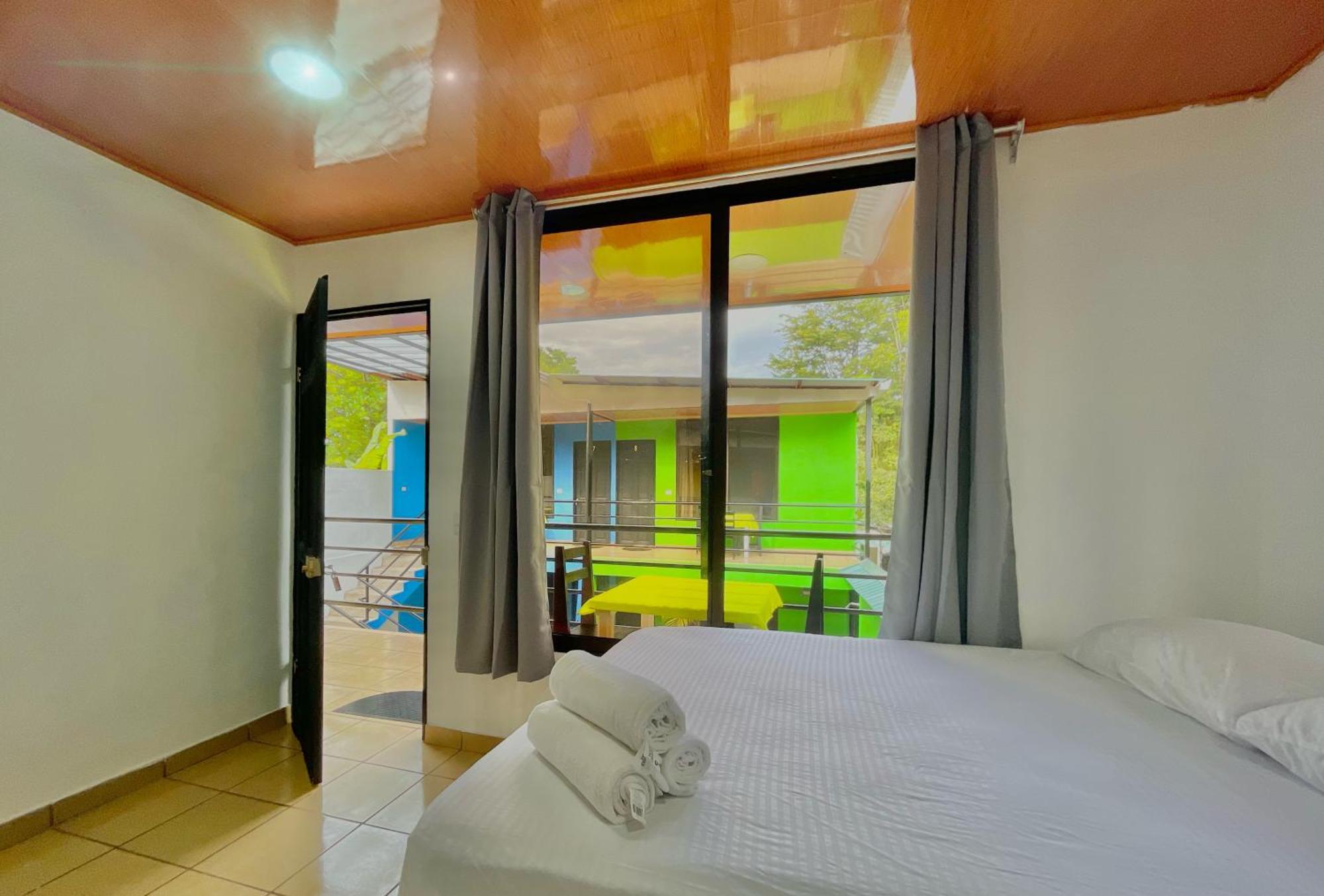 Carey Lodging Tortuguero Exteriör bild