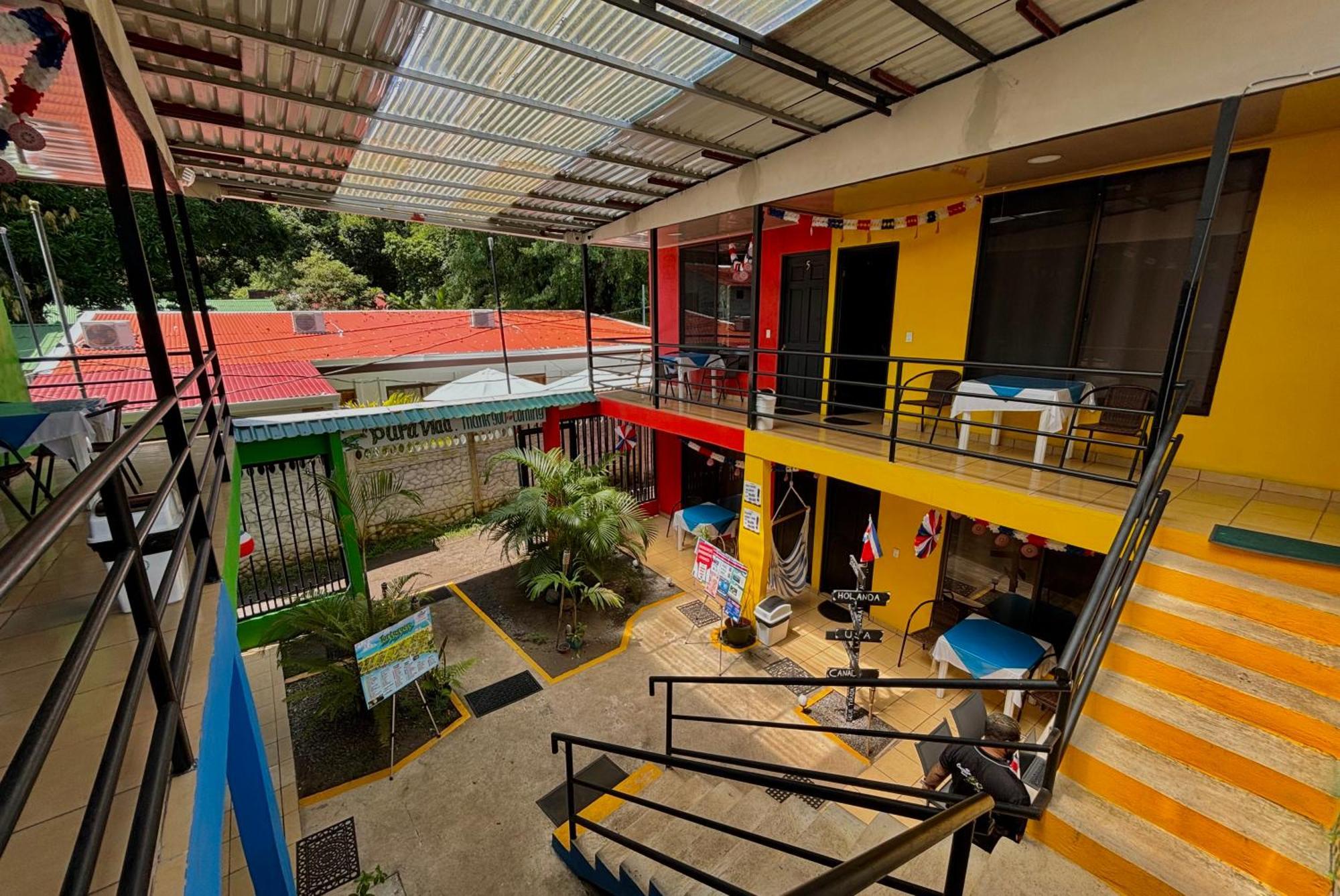 Carey Lodging Tortuguero Exteriör bild